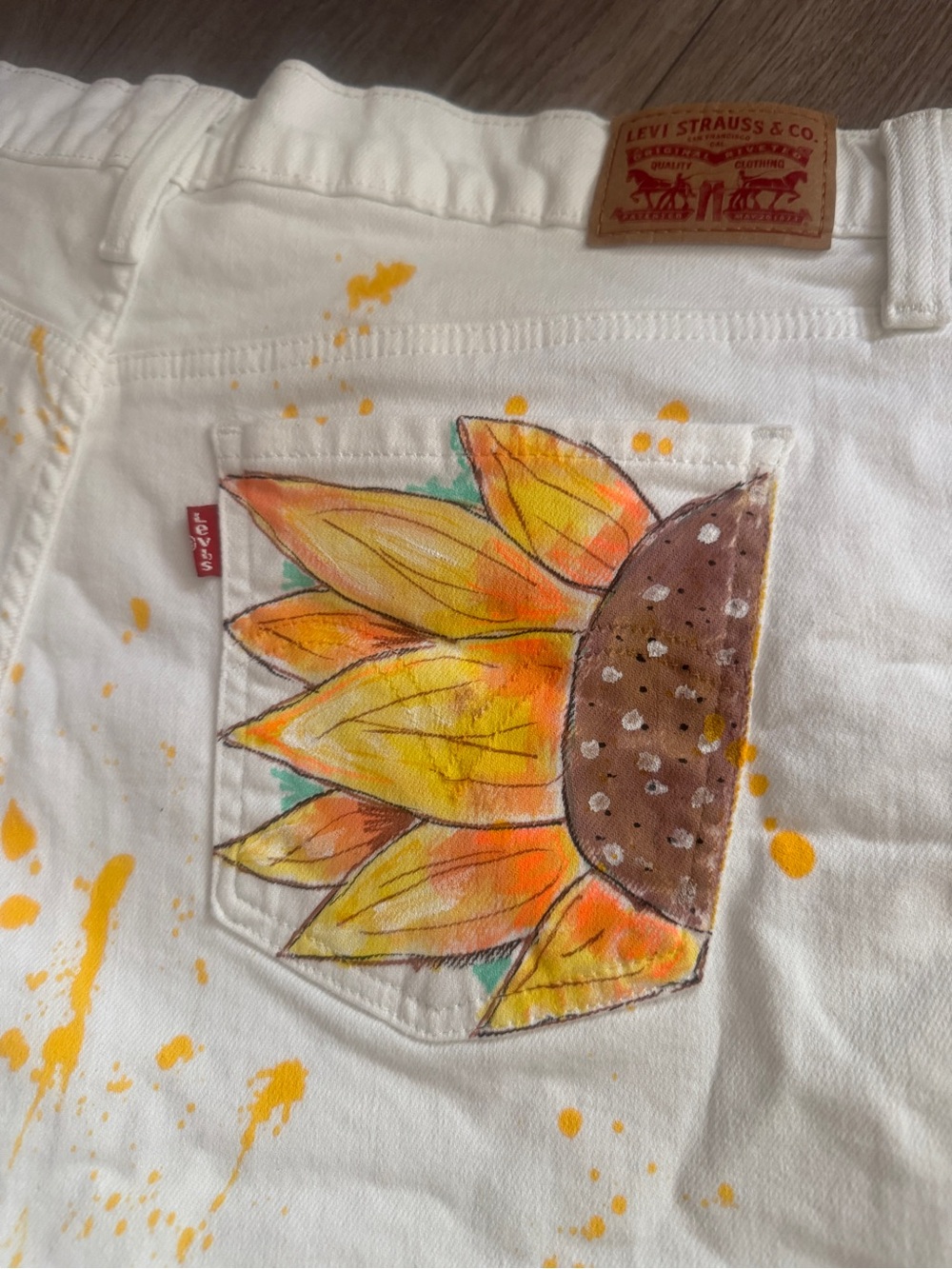 Custom Hand-Painted Levi's Shorts Sunflower Wearable Art Streetwear Size 12 - 33 - Picture 9 of 10